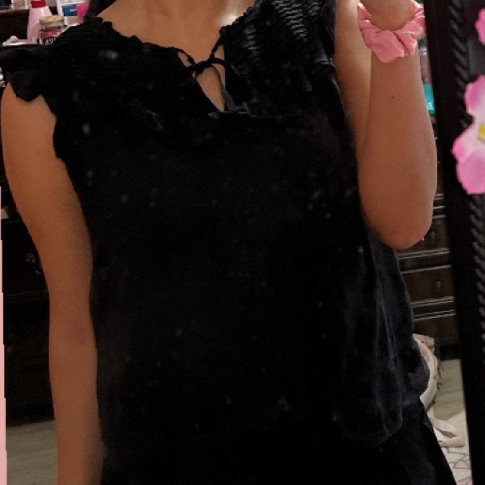 BR Black Dainty Ruffle Top With Bow